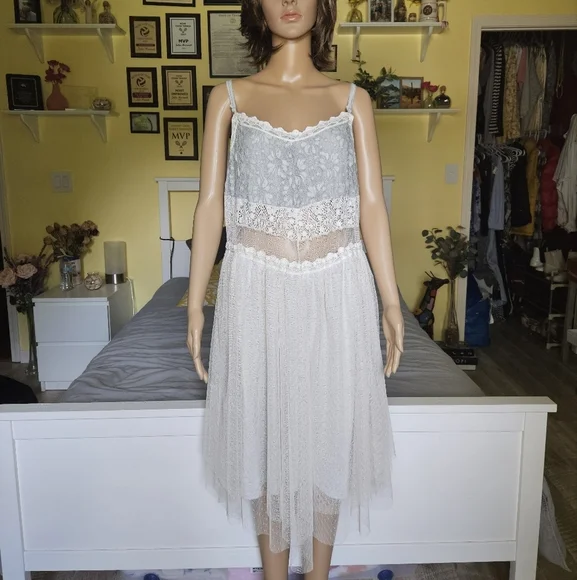 NWT Archer+Arrow Lace Overlay Midi Dress - Picture 12 of 16